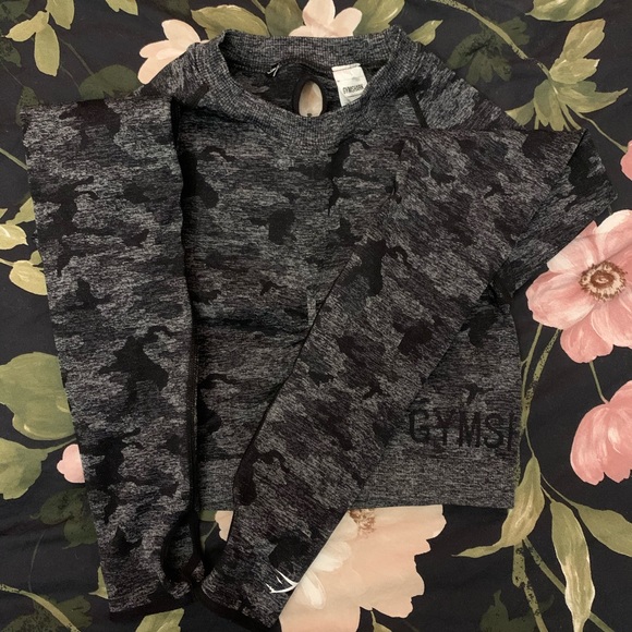 Gymshark Camo Seamless Long Sleeve Crop Top - Picture 2 of 7